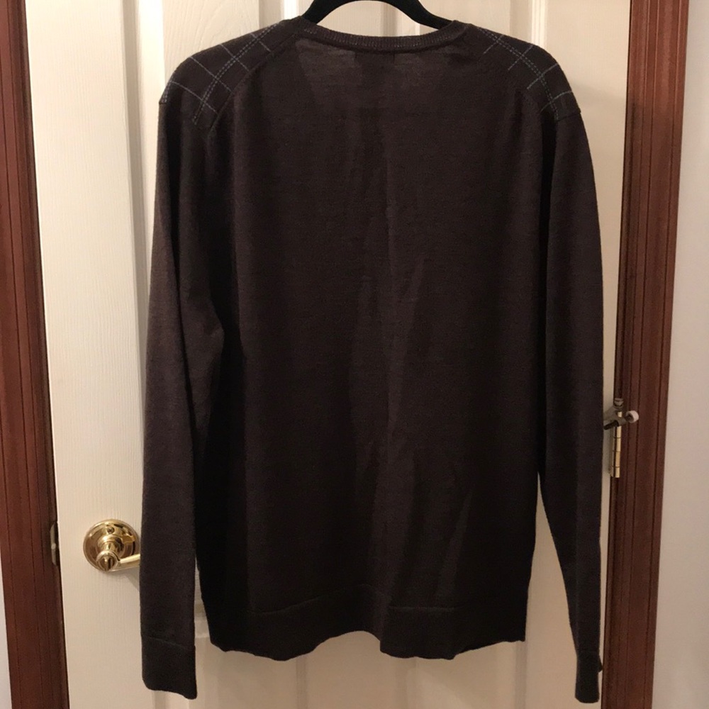 Gap - Picture 3 of 6